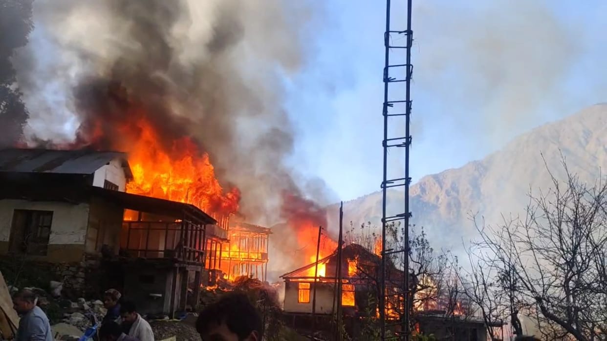 A massive fire broke out in Kullu Village Jhaniar Himachal Pradesh engulfing several houses