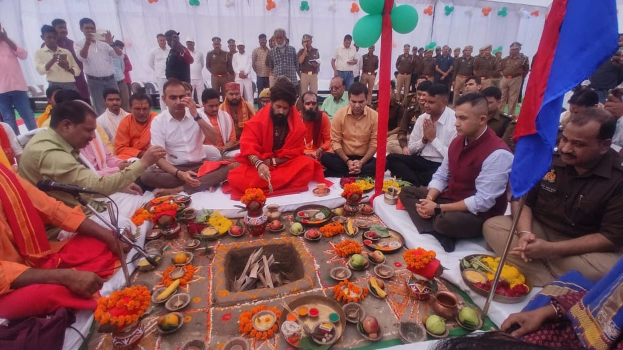 Prayagraj Magh Mela Bhoomi Pujan was performed for the police line in the Magh Mela
