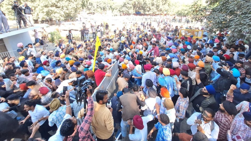 PU Protest Chandigarh borders sealed farmers break barricades enter with tractors police and students clash