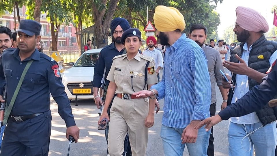 PU Protest Chandigarh borders sealed farmers break barricades enter with tractors police and students clash