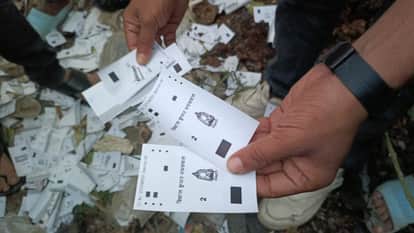 Bihar Assembly Elections 2025 Voting slips found thrown away Siwan News  vvpat