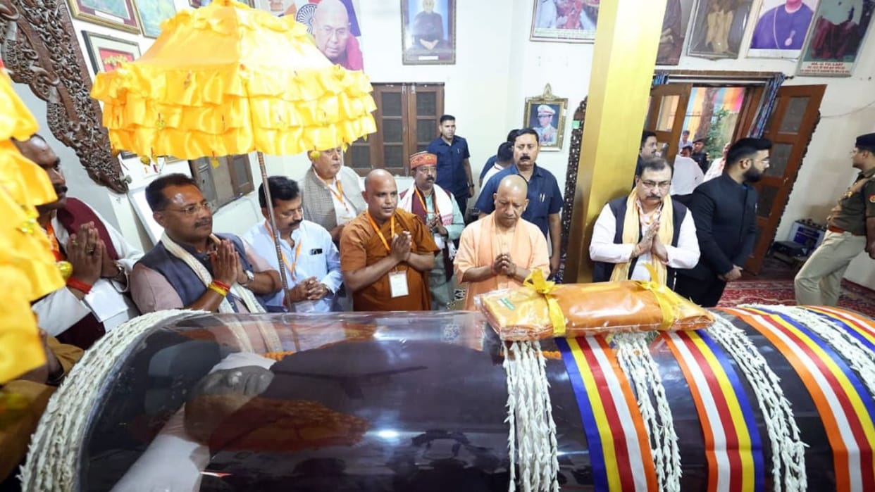 UP: CM Yogi pays last respects to Bhadant Dnyaneshwar in Kushi Nagar.