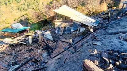 kullu jhaniyar village fire villagers emotional side story Now there are no utensils or beds