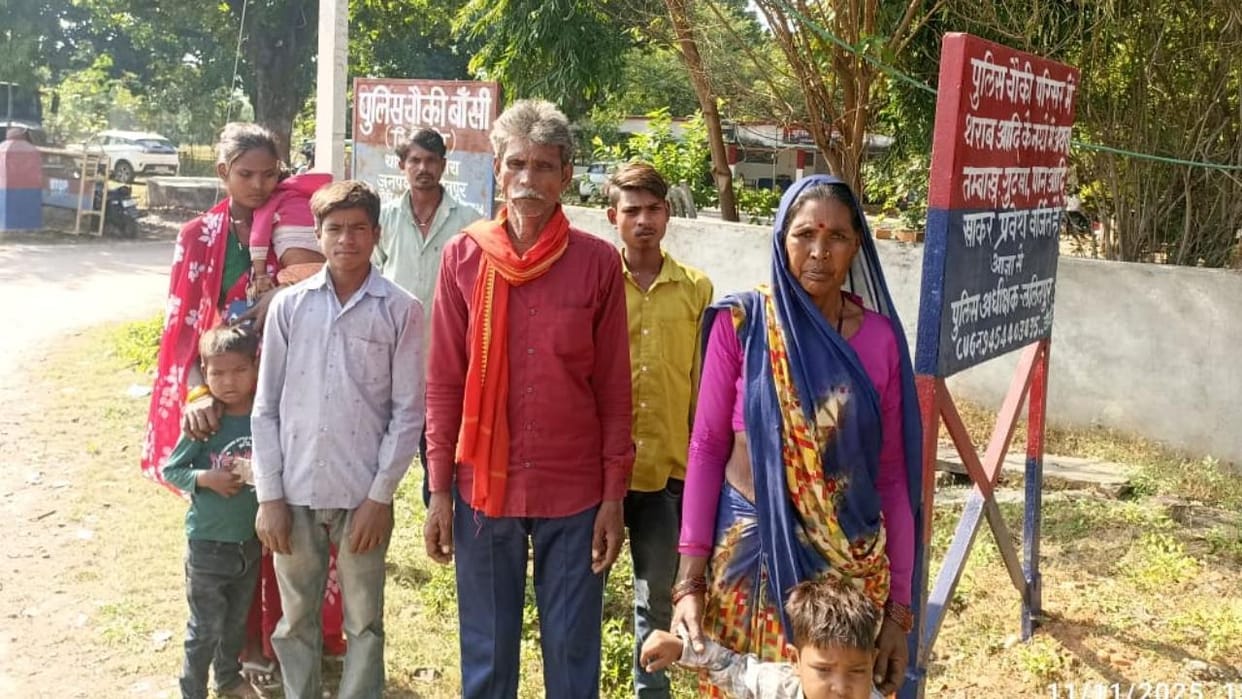 Lalitpur: 34 people who went to Maharashtra for work were allegedly held hostage.