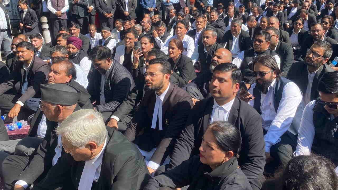 Lawyers strike in Dehradun administration sought suggestions from lawyers full day strike today