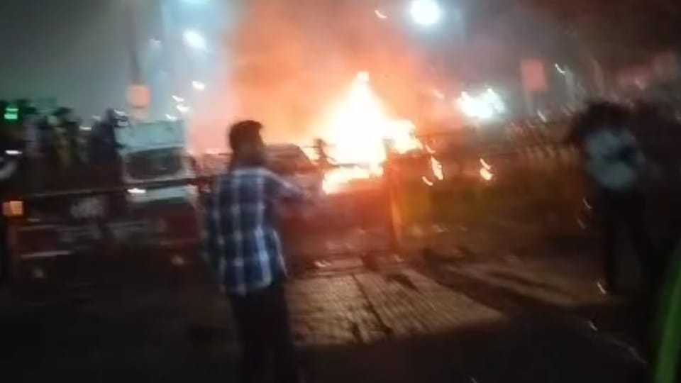 Delhi Blast News CCTV footage of Delhi blast just before it surfaced suspect was wearing a black mask