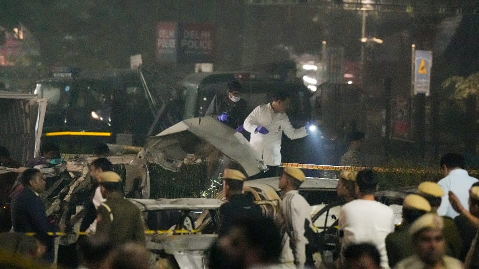 68 suspicious mobile phones were active near the Delhi blast site