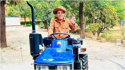 Dharmendra won Padma Bhushan Filmfare Award awards National Film Award know his record