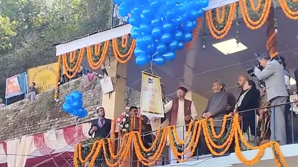 Governor inaugurated the International Lavi Fair, folk artists enthralled the audience.