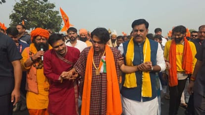 MP News: Bageshwar Baba Condemns Delhi Incident, Says Will Protect Dharma Till His Last Breath
