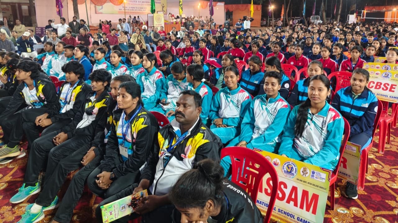 कार्यक्रम में मौजूद खिलाड़ी और कोच