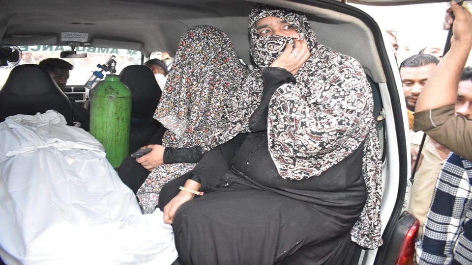 Death in Delhi blast: Mother's love lost, wife took Mohsin's body with her, mother Sanjeeda kept crying.