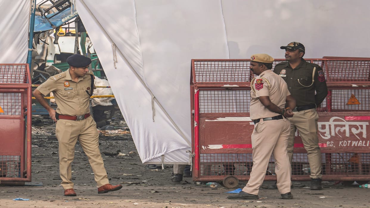 Delhi Blast: now Khandawali in Faridabad... 400 policemen along with bomb squad surround the Eidgah area.