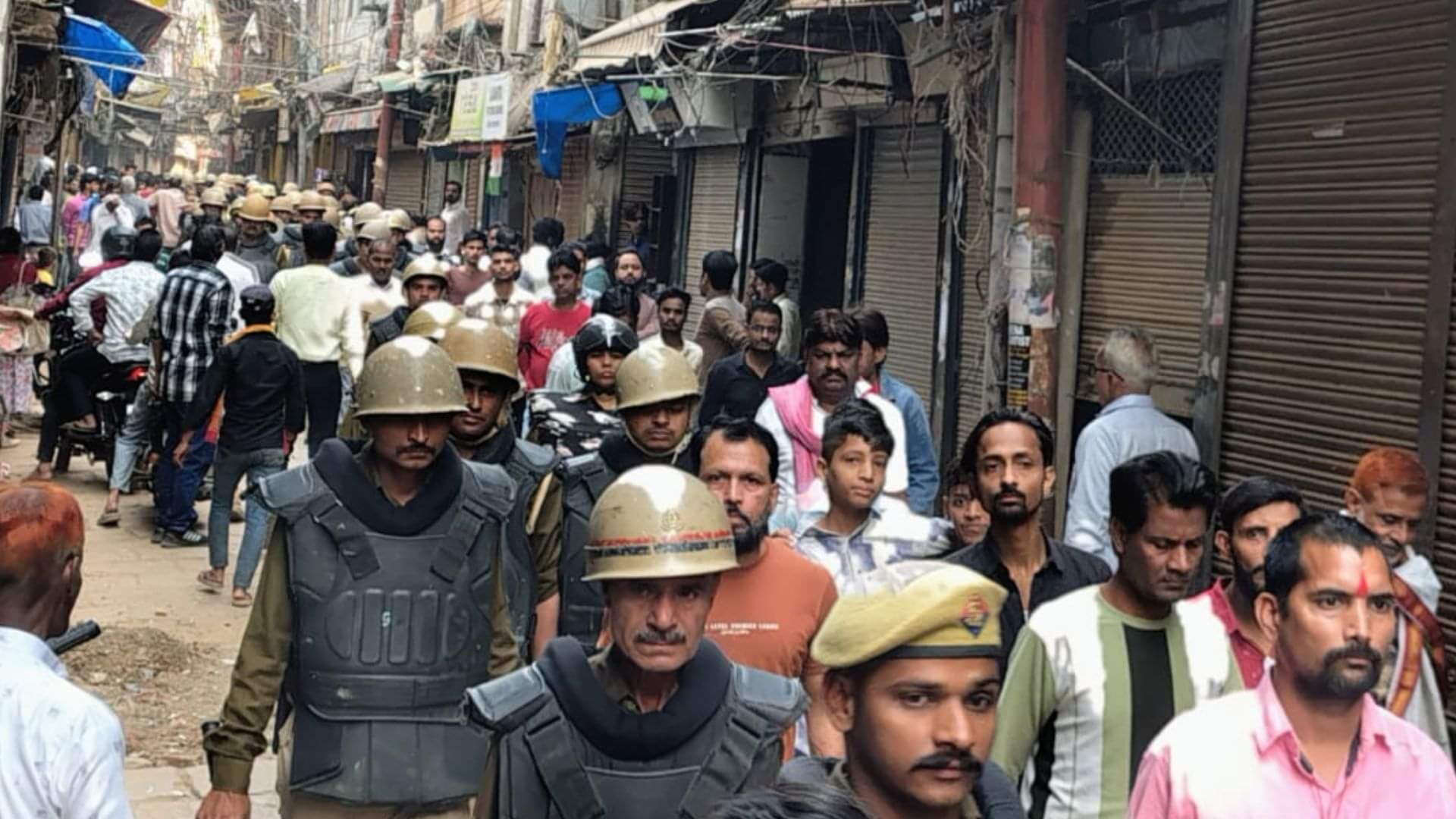 Dal Mandi widening action of Notice pasted on illegal buildings monitoring from drone in Varanasi