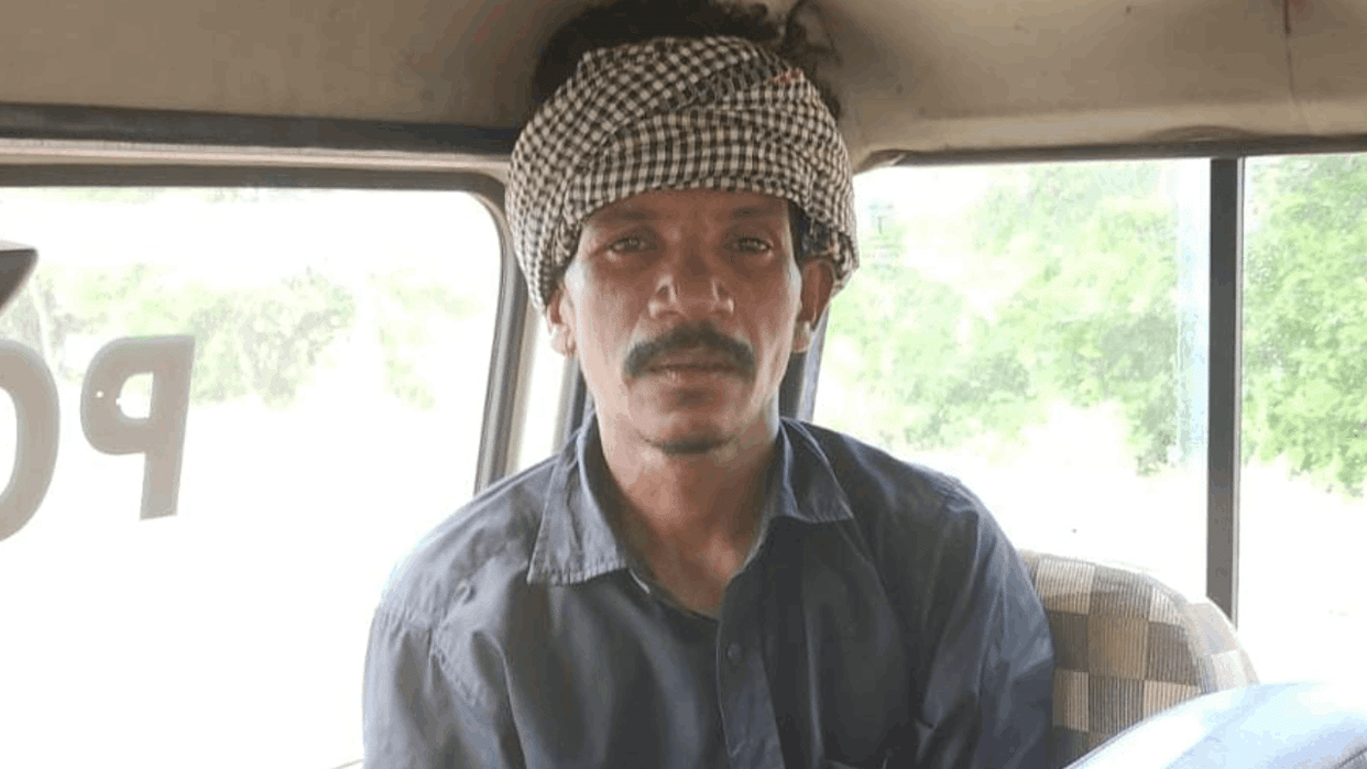 CG News: Four accused arrested for attacking tehsildars in Korba, police parade them on the road