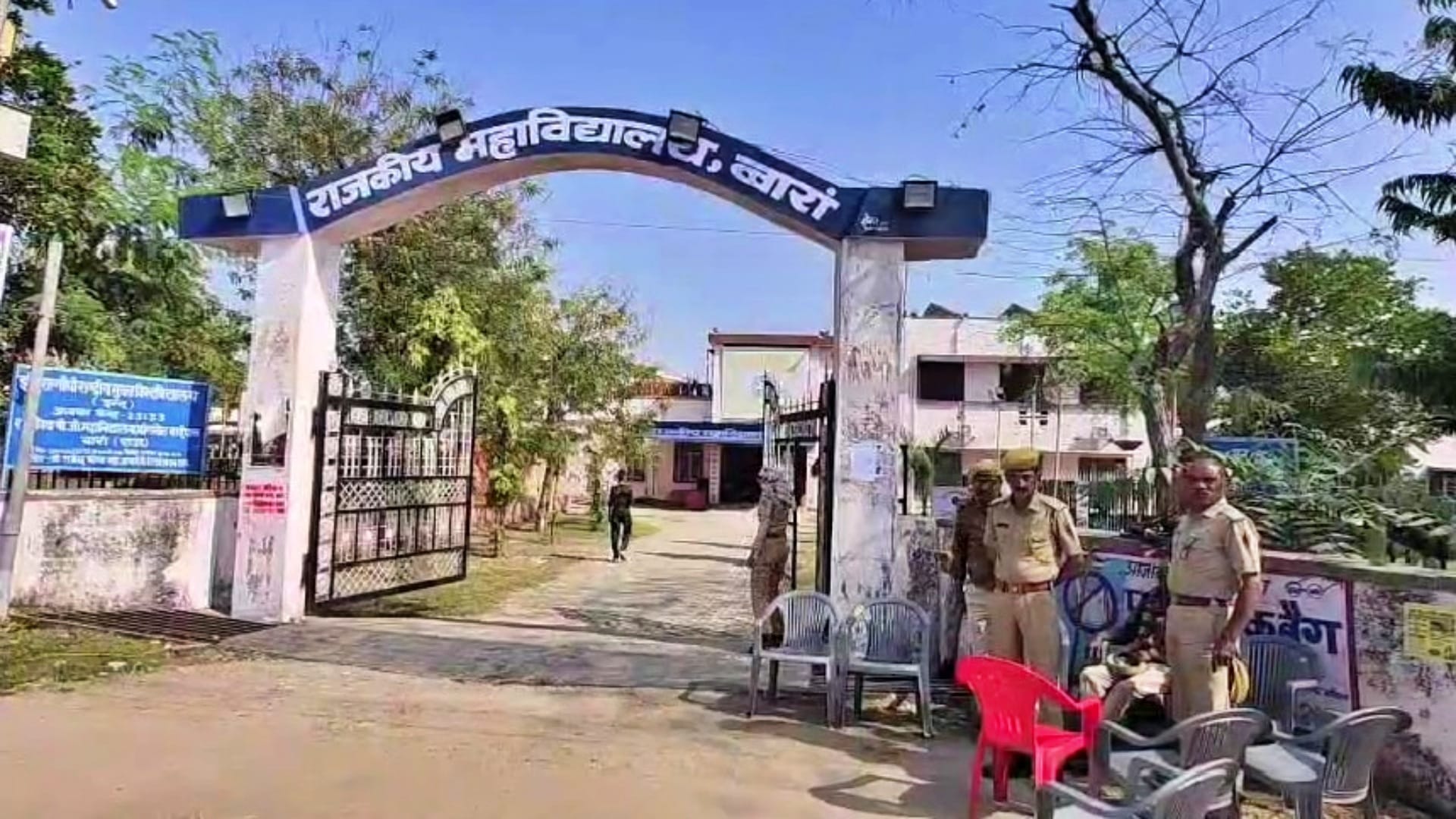 कड़ी सुरक्षा के बीच स्ट्रांग रूम में रखी गईं ईवीएम मशीनें
