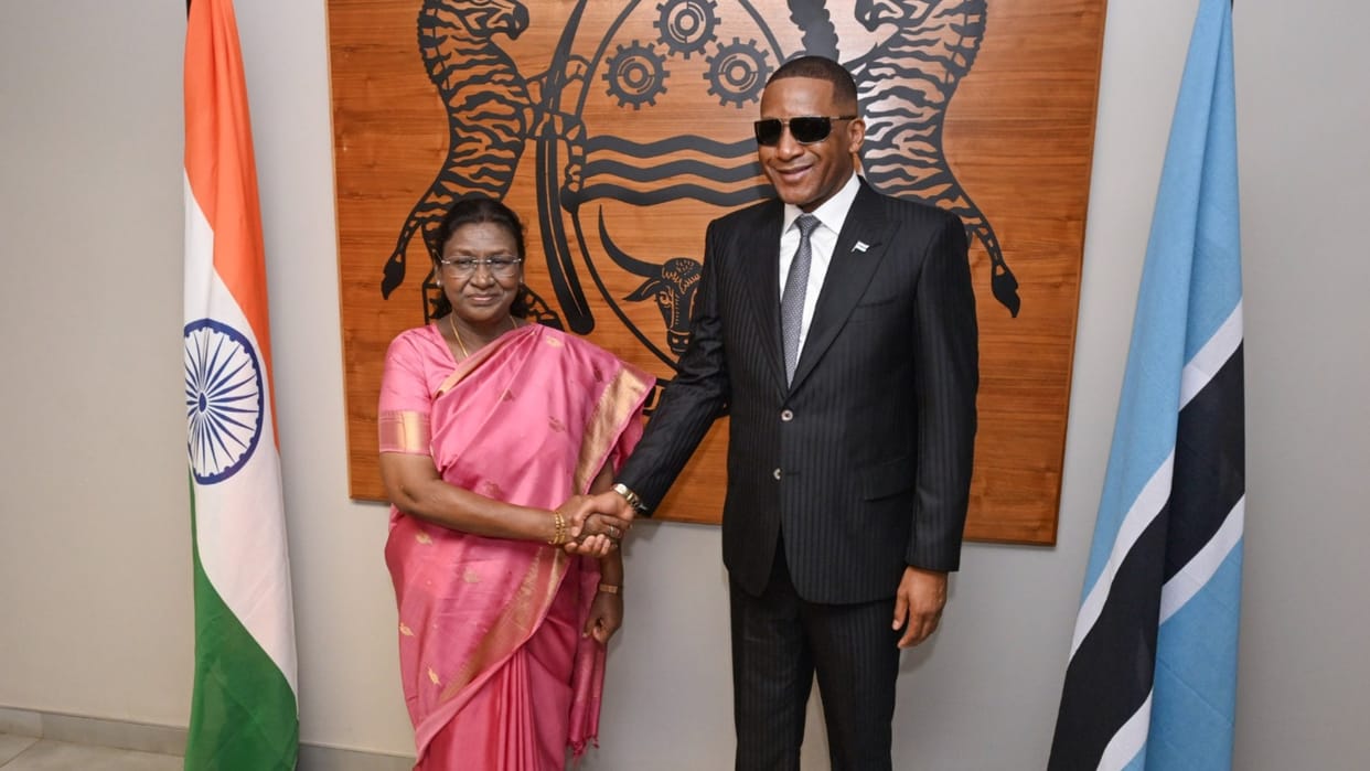 Botswana president lauds Indian Supreme Court, Tagore, teachers during meet with Murmu