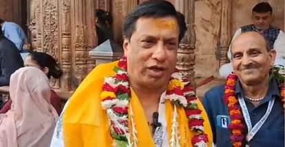 Bollywood Director Madhur Bhandarkar Seeks Blessings of Banke Bihari for His Upcoming Film