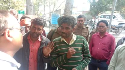 farmer tried to consume poisonous substance in Puranpur Mandi in Pilibhit