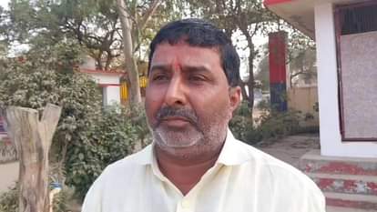 1.80 lakh looted by firing in cold storage