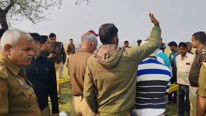 Hamirpur Youth dies under suspicious circumstances body found in field liquor bottle and medicine found