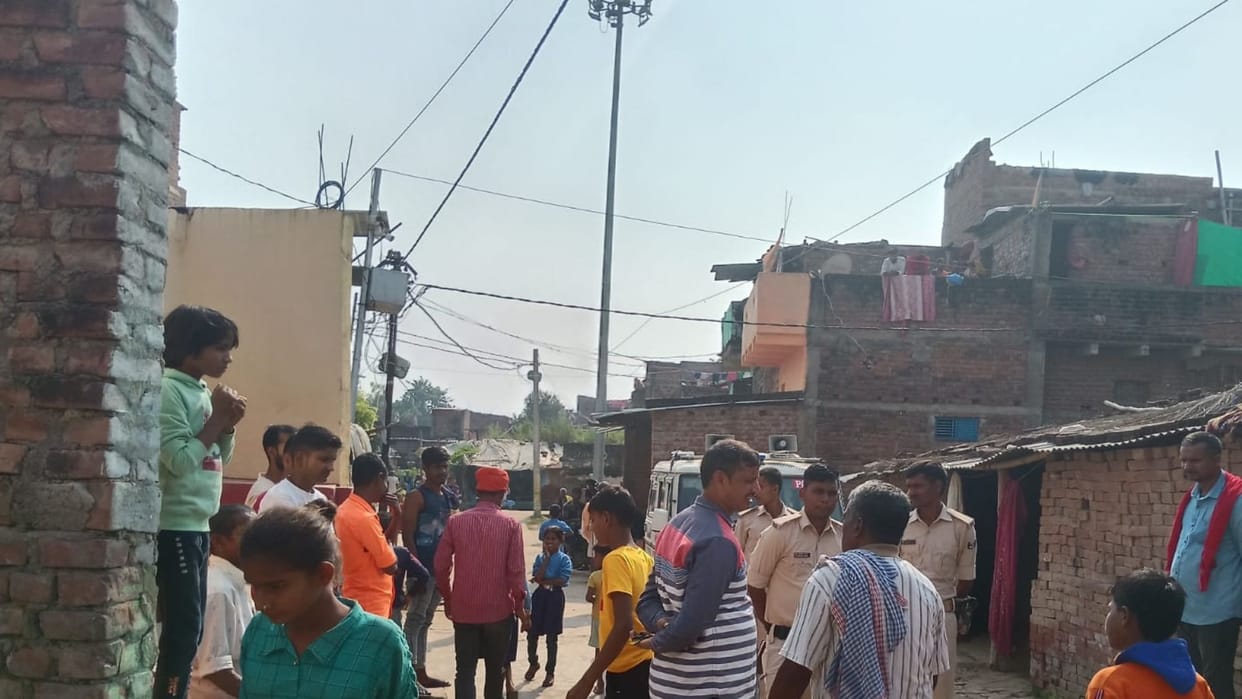 Bihar News: Third wife commits suicide along with three children news in hindi