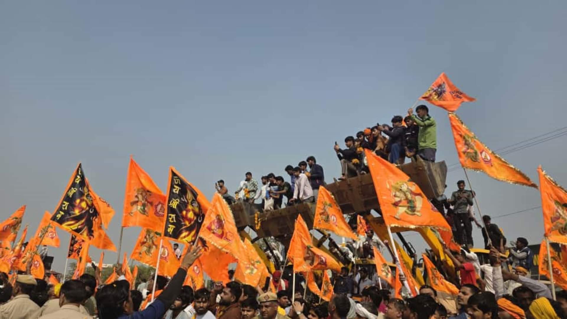 MP News: Bageshwar Maharaj’s Sanatan Ekta Yatra reaches Braj, Muslim community welcomes him promoting harmony