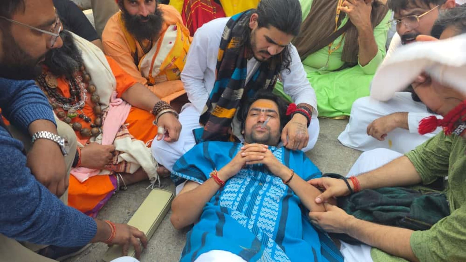 MP News: Bageshwar Maharaj&rsquo;s Sanatan Ekta Yatra reaches Braj, Muslim community welcomes him promoting harmony