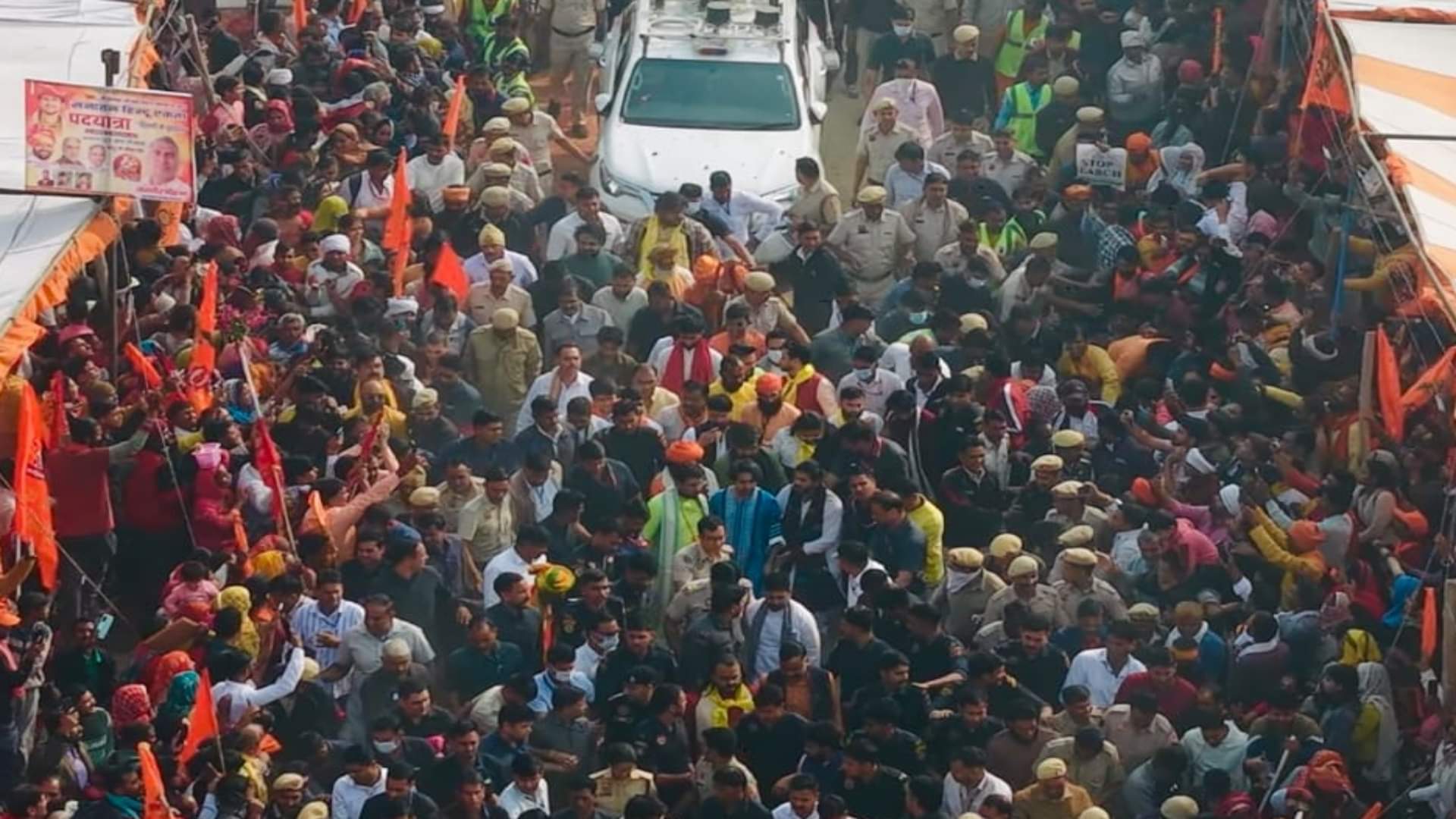 MP News: Bageshwar Maharaj’s Sanatan Ekta Yatra reaches Braj, Muslim community welcomes him promoting harmony