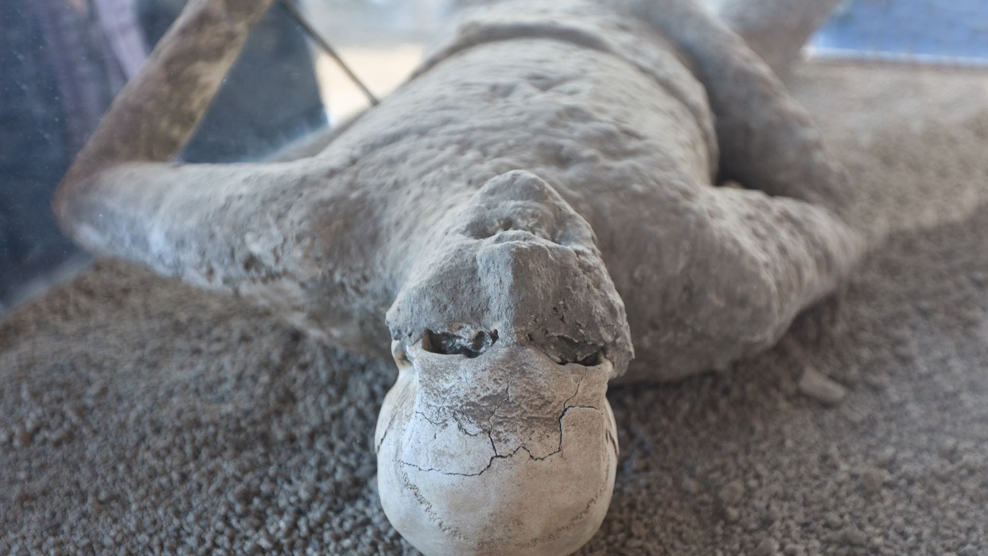 Mystery of Pompeii The Ancient Italian City Where Humans and Animals Turned to Stone Full Story in Hindi