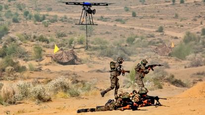 Operation Trishul: धमाकों से गूंजा पश्चिमी राजस्थान का आसमान, मरु ज्वाला अभ्यास में युद्ध कौशल का गजब अंदाज Operation Trishul Indian Army and Air Force Display War Power in desert of Rajasthan