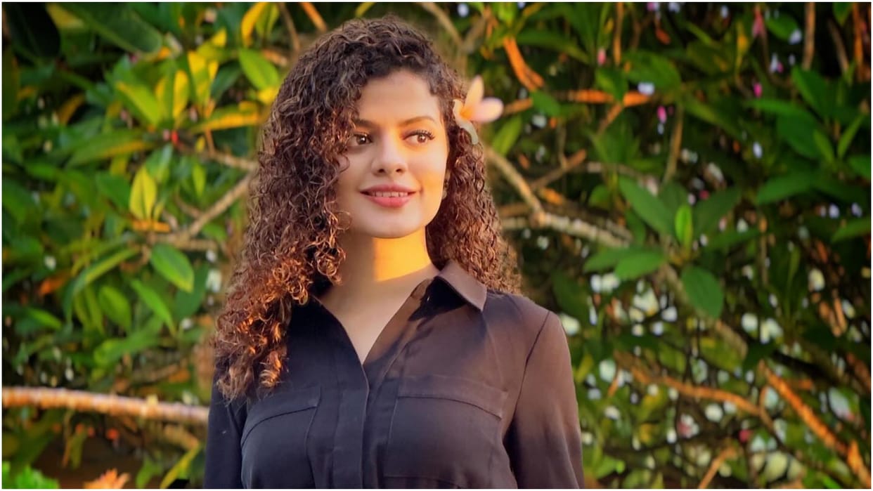 Bollywood Singer Palak Muchhal Guinness World Record Heart Surgery Story In Hindi
