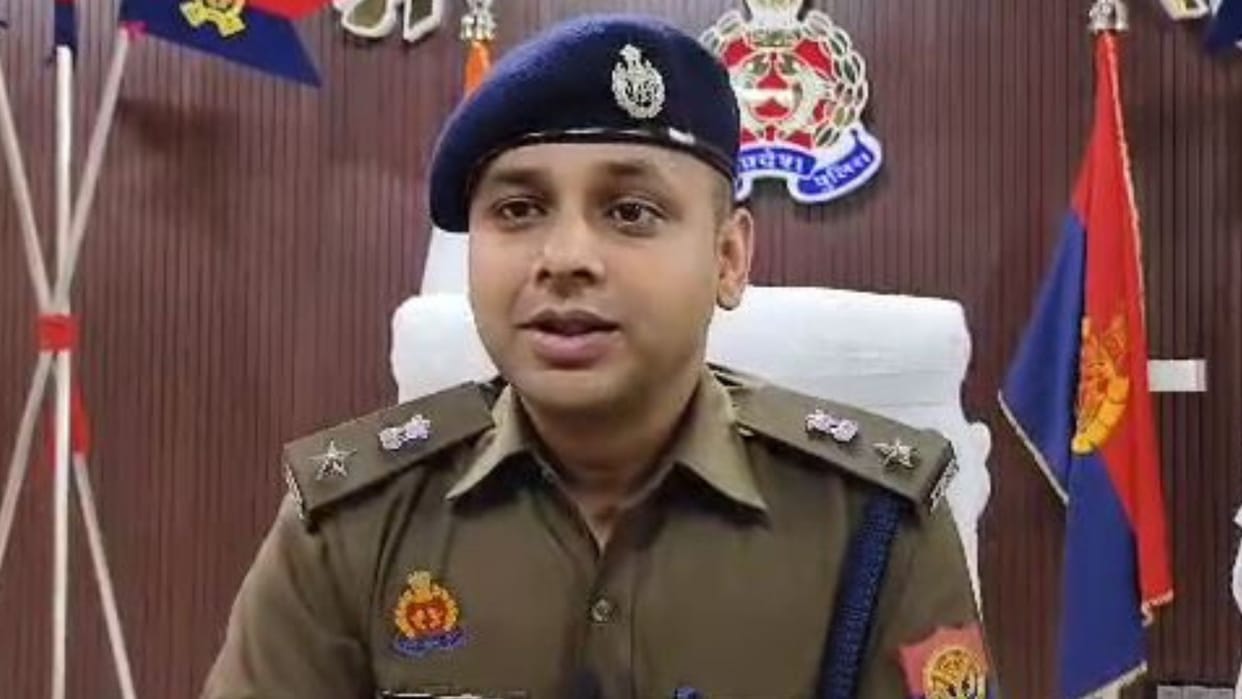 Teenager sold for 1 lakh Four arrested including woman in bhadohi cheating after being trapped in love trap