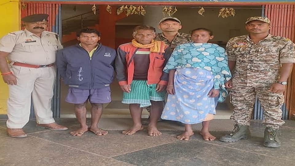 पुलिस की गिरफ्त में आरोपी