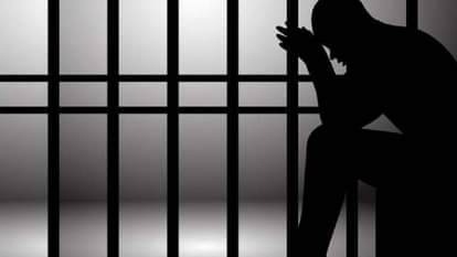 UP: Woman absconding in multi-crore fraud case carrying a reward of Rs 50,000 arrested, STF nabs her from apar