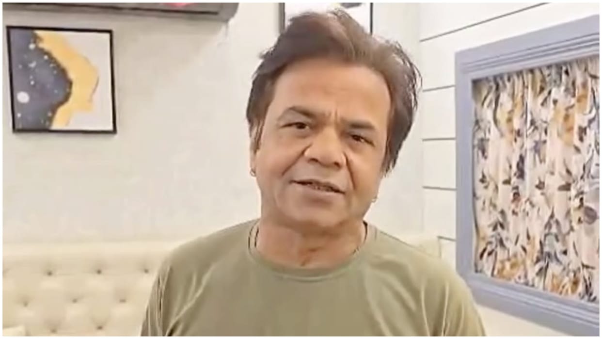 Rajpal yadav prayed for every citizens after bomb blast in delhi red fort and shared video