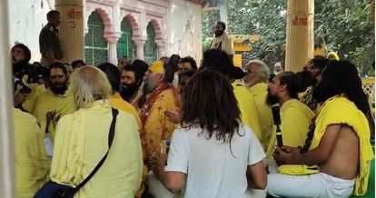 Sant Premanand Maharaj Witnesses Divine Moment at Shri Hit Harivansh Mahaprabhu’s Birthplace