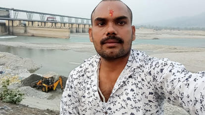 Kanpur Accident: Two people including a home guard died in a collision between dumper
