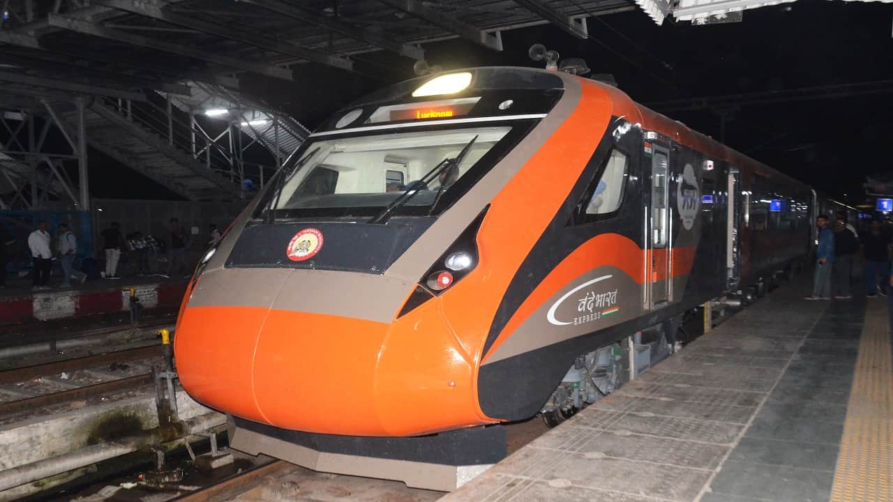 Indian Railways Revises Timings of 4 Vande Bharat Express Trains Know Complete Details