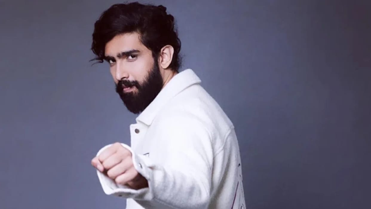 Bigg Boss 19 Amaal Mallik Taunt Tanya Mittal Praise Farhana Bhat In Recent Episode