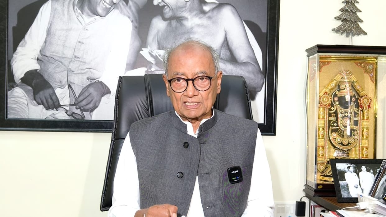 MP News: Digvijay Singh retorts to Mohan Bhagwat's statement, says comparing Hinduism with the Sangh is an ins