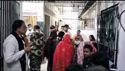 Bihar News: Two groups clash in Patna, with heavy firing from both sides; three youths injured.