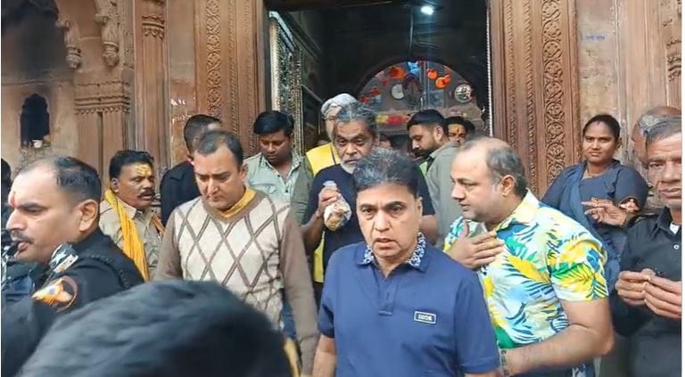 IIT Roorkee Team Conducts Crowd Management Study at Shri Banke Bihari Temple