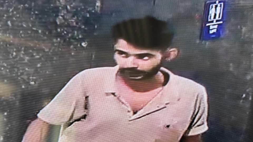 अस्पताल से भागता हुआ सीसीटीवी कैमरे में कैद कैदी सोनू