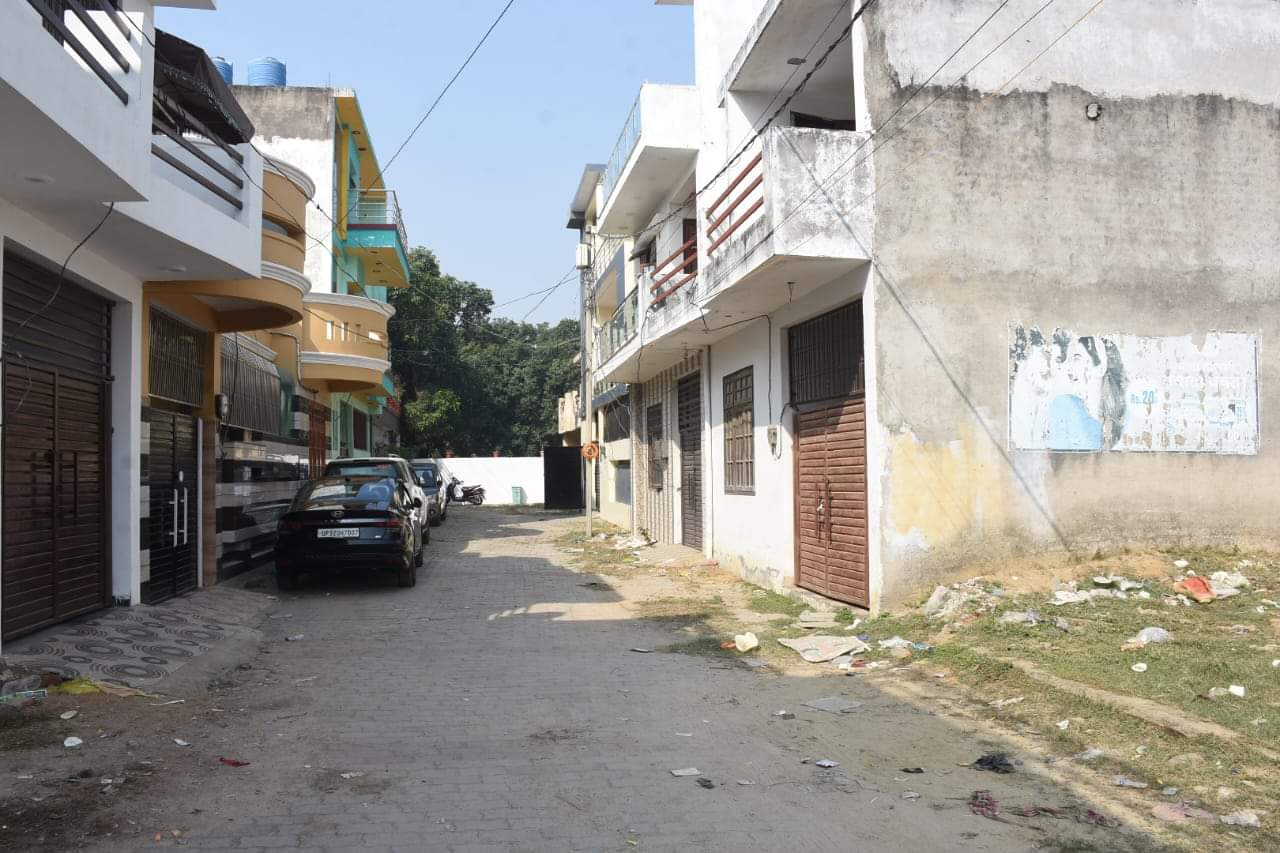 Delhi blasts: Streets remained deserted on the second day of ATS raids, people confined to their homes