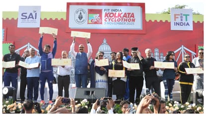 More than 4000 participants took part in Fit India Kolkata Cyclothon leander paes Usha Uthup as chief guests