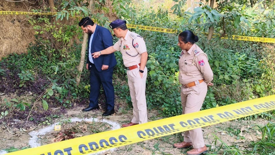 अमृतसर में पुलिस एनकाउंटर:दुकानदार की हत्या का दूसरा आरोपी सुखप्रीत गिरफ्तार, गोली से घायल, अस्पताल में भर्ती - Police Encounter Second Accused Arrested In ...