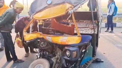 Tragic accident on highway in chandauli Auto and truck collide one woman dead eight in critical condition