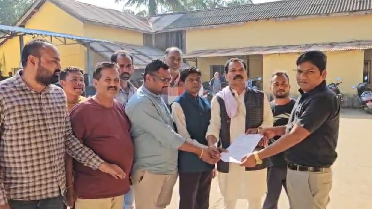 Congress protests against meeting of principals on Children s Day