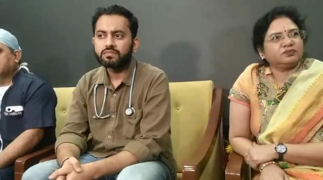 डॉ. आरिफ के रूम पार्टनर डॉ. अभिषेक